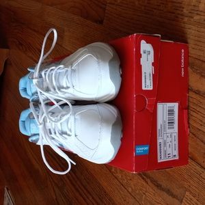 New Balance Women's Sneaker